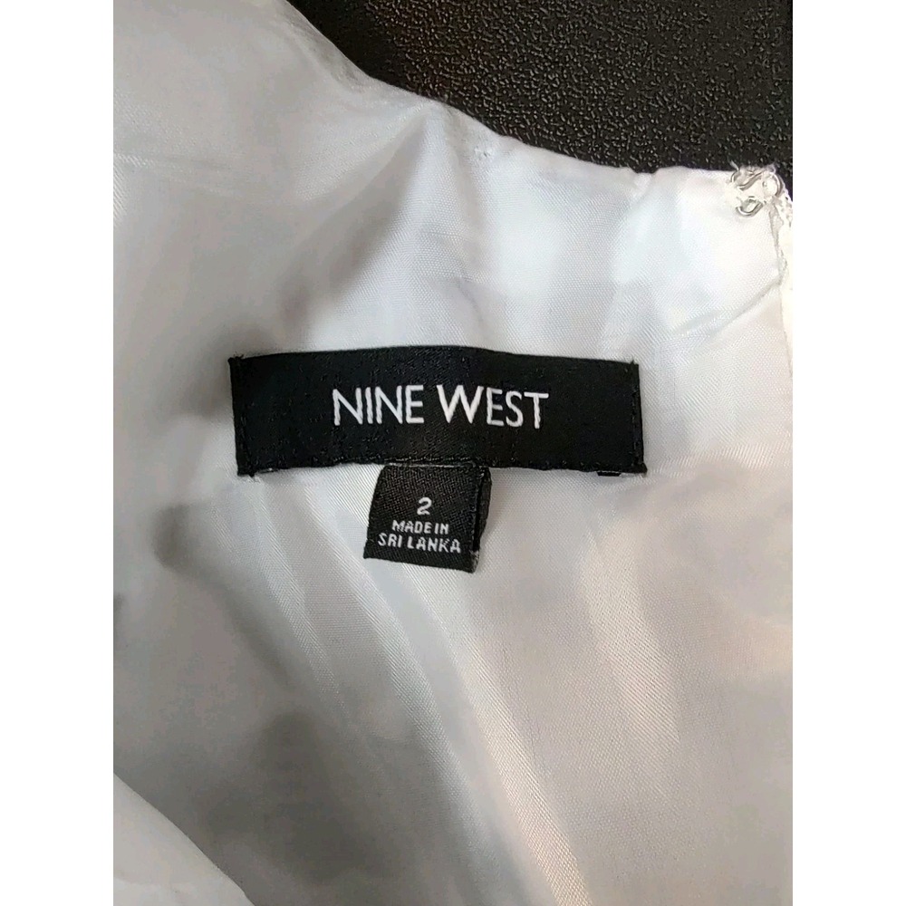 Nine West Black & White Fit & Flare Dress, Boned Bust, Red Floral Hem size 2 - Picture 4 of 7